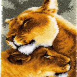 Lion R-102